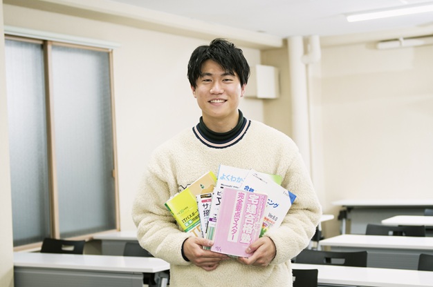 専門学校東京ビジネス・アカデミー インタビュー1